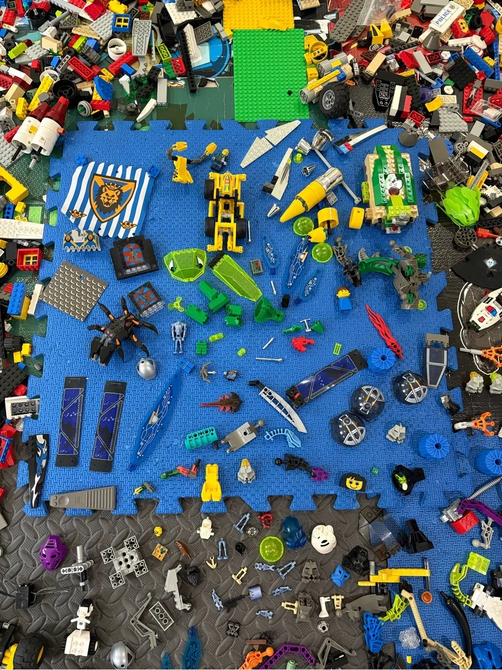 Lego please see